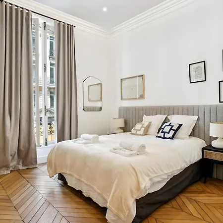 307-Suite Serbie - Superbe Appartement A Paris